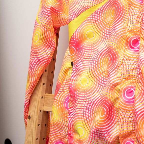 Saucony Women’s Runner windbreaker jacket - Picture 6 of 10